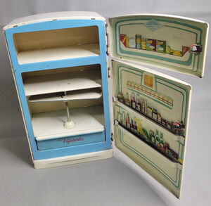 Vintage 1950s Wolverine Child’s Play Toy Refrigerator Metal Kitchen Toy
